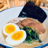 门脸完全看不出啥来，进来却别有洞天，有点意外[得意]