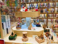 -猫的天空之城概念书店(杭州南宋御街店)