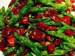-阿瓦山寨·湘菜现炒·剁椒鱼头王(咸阳总店)