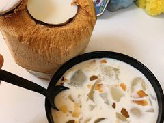 -志龙皇冠吃货椰子铺