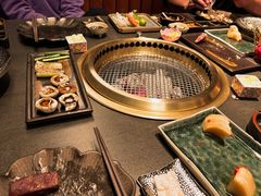 -铭牛烧肉·和牛海鲜自助(高新月牙湖店)