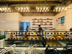 面包甜点陈列柜-81BAKERY(大学路店)