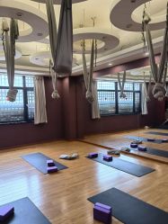 -威思丽高温瑜伽会馆