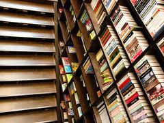 -钟书阁(松江泰晤士小镇店)