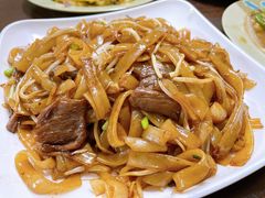 炒牛河-美食店(华贵路店)