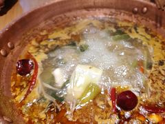 -洱火云南酸菜牛肉火锅(石景山当代商城店)