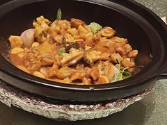 栗子滑鸡煲-上海人家花樣年华(中山公园店)