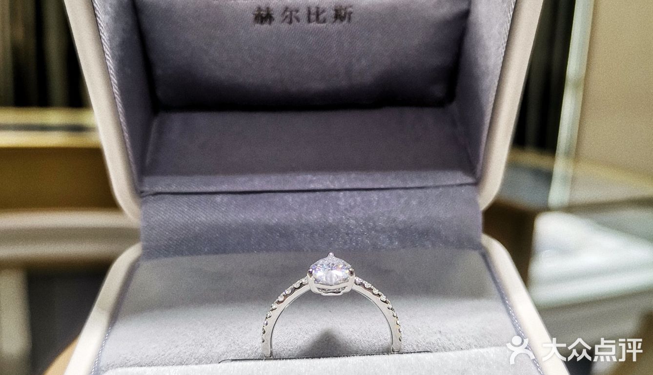 心动感觉之赫尔比斯钻戒