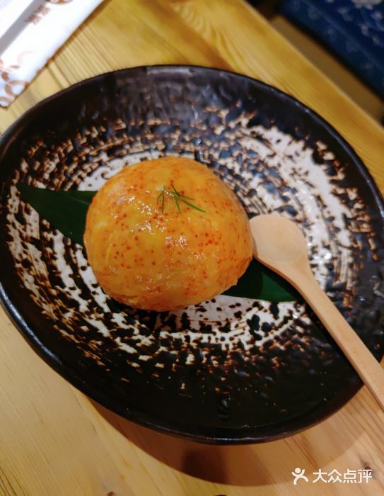 湊湊火锅·茶憩(杭州湖滨银泰in77店)飞鱼籽墨鱼滑图片