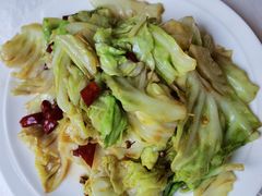 生炒手撕包菜-那达慕蒙古风味酒楼