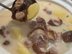 -霄汉牛三鲜湖北砂锅菜(万松园2店)