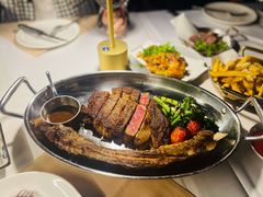 特色澳洲和牛战斧牛排-Kathleen's Waitan 凯圣琳江景西餐厅(外滩店)