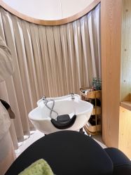 -愉己冥想·护发专门店