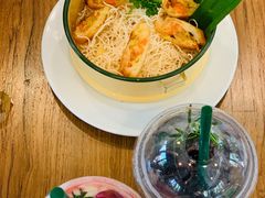-Chom Cafe and Restaurant