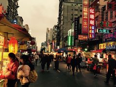-六合夜市