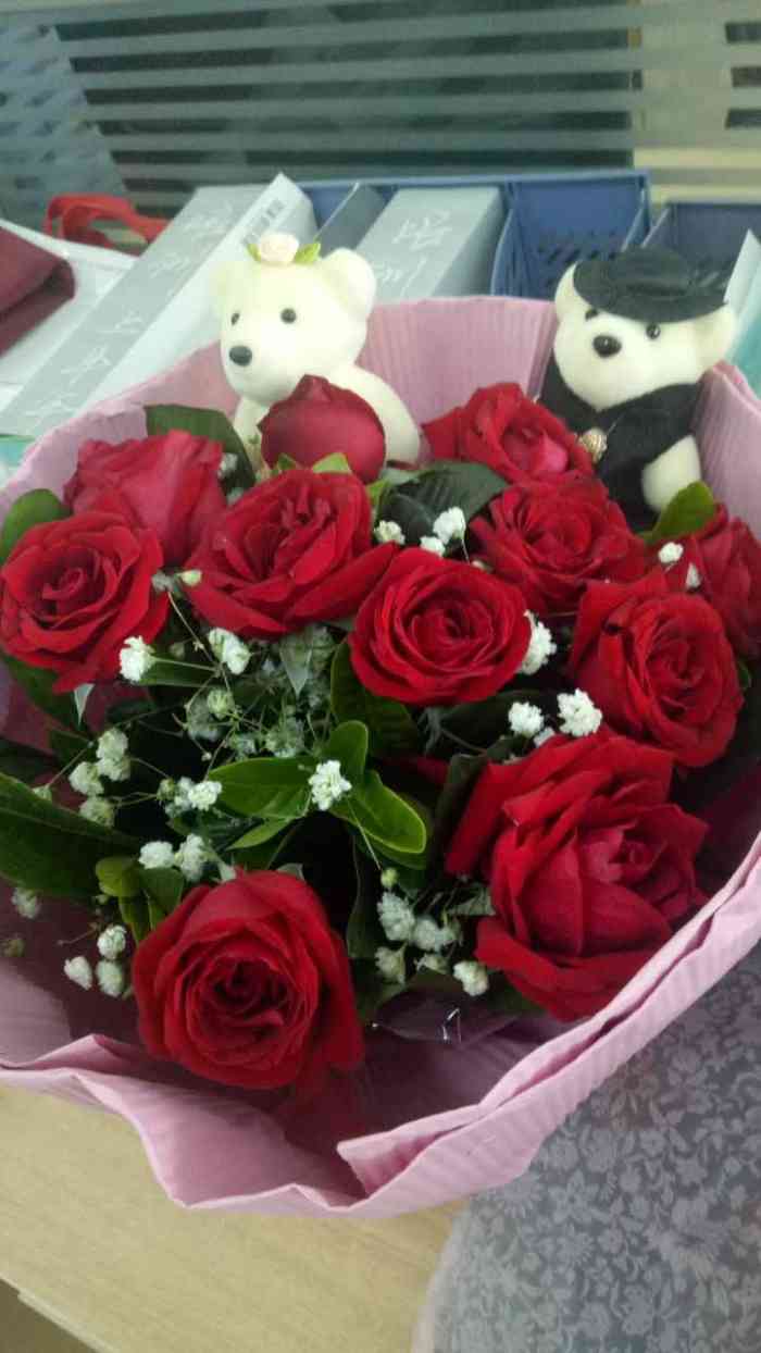 订了十一朵粉色玫瑰,花束."-大众点评移动版