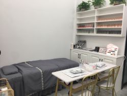 -V8潮牌·接发烫染连锁