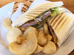 -more than meow吴止猫主题餐厅(承德 中船汇店)