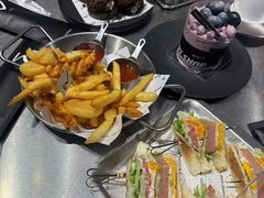 -W COLLECTIVE  DESSERT SHOP