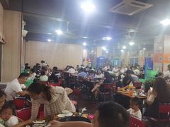 大堂-皖北巫氏三胖地锅鸡(长淮总店)