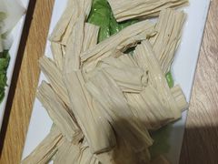 -茸梅路右拐龙虾-农家菜(松江店)