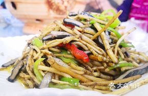 Wild Water Bamboo Root Stir-fried with Stinky Tofu Skin