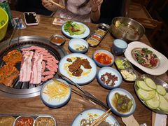 -明洞阿姨·韩式酱蟹烤肉·创意料理(三元桥店)