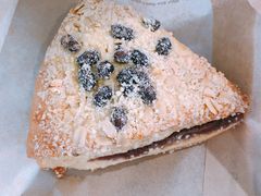 -星巴克臻选(盐城金鹰聚龙湖店)