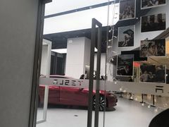 -TESLA 特斯拉(广州天环广场体验店)