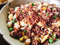 -Cuc Gach Quan Restaurant