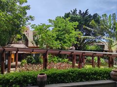 -三亚湾海居铂尔曼度假酒店