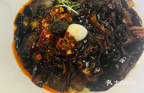 Three Delicacies Fried Sauce Noodles