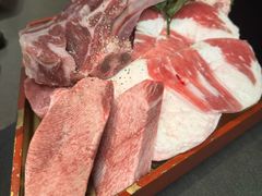 -铭牛烧肉·和牛海鲜自助(高新月牙湖店)