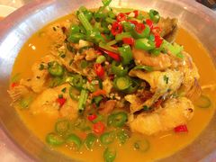 青椒煎鱼头-小芙蓉湘菜馆(易生活购物公园店)