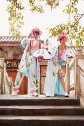 俏皮可爱-巴黎婚纱摄影工作室