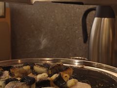 -围炉肉舍•炭烤活鳗•丹东海鲜烤肉(步行街店)