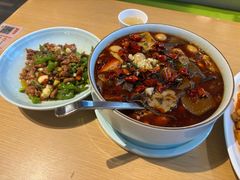 -渝信川菜 · 川味家常菜(财富购物中心店)
