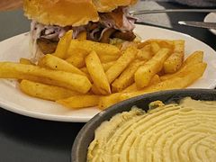 -瑞食酒馆 La Taverne Suisse