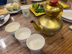 酥油茶-四姑娘山阿巴郎·藏式花园餐厅