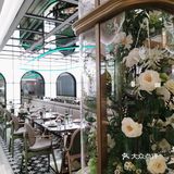 跟坠爱的人一起去花园仙境餐厅约会吧😍 