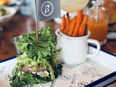 牛肉牛油果汉堡-BAIA 巴亚