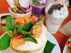 -Chom Cafe and Restaurant