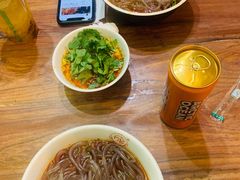 -万记麻辣烫国展总店