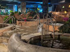 -泉城欧乐堡戏水湾艺术养生温泉