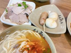 -亮亮面馆(经六路店)