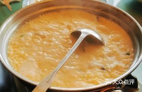 Braised Guilin Fish with Crispy Rice in Premium Soup