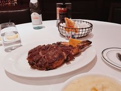 -Wolfgang’s Steakhouse 沃夫冈牛排馆(上海白玉兰广场店)