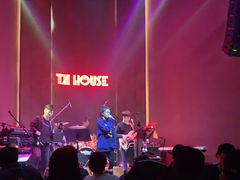-TZ House音乐现场(来福士中心店)
