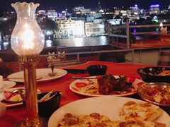 -Lake Shore Hotel & Restaurant
