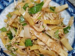 凉拌芭蕉花-蜗牛小馆醉乡民谣云南菜(惠新西里店)